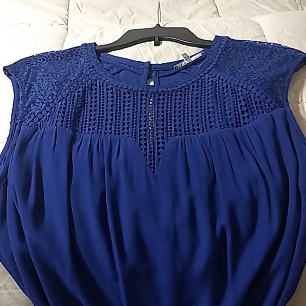 Daniel Rainn dress